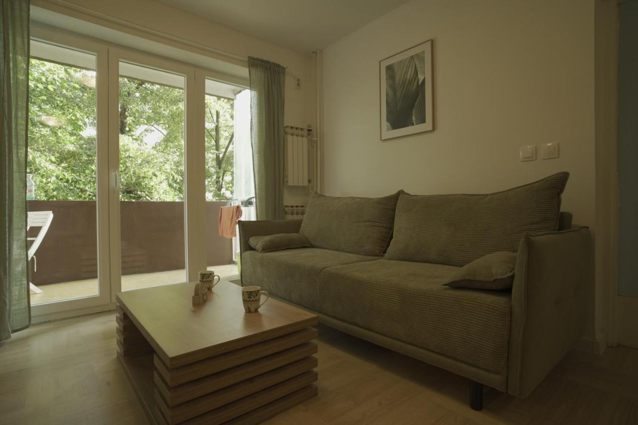 Apartman Terra Centar, Free Parking โอซีเยก ภายนอก รูปภาพ