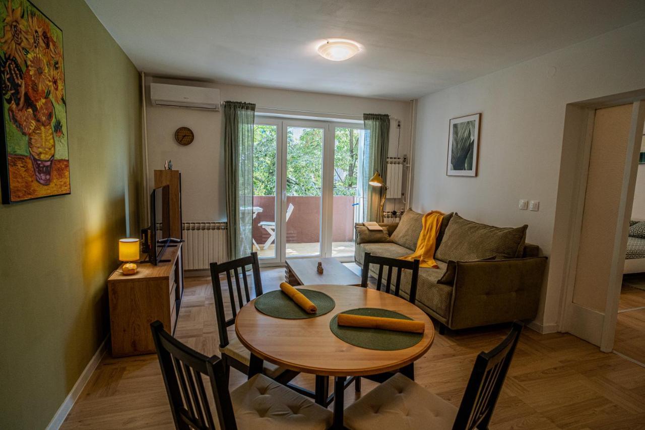 Apartman Terra Centar, Free Parking โอซีเยก ภายนอก รูปภาพ