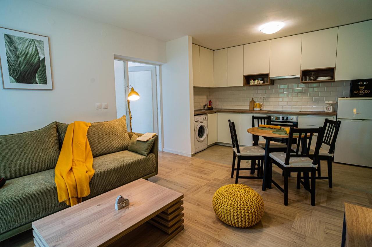 Apartman Terra Centar, Free Parking โอซีเยก ภายนอก รูปภาพ